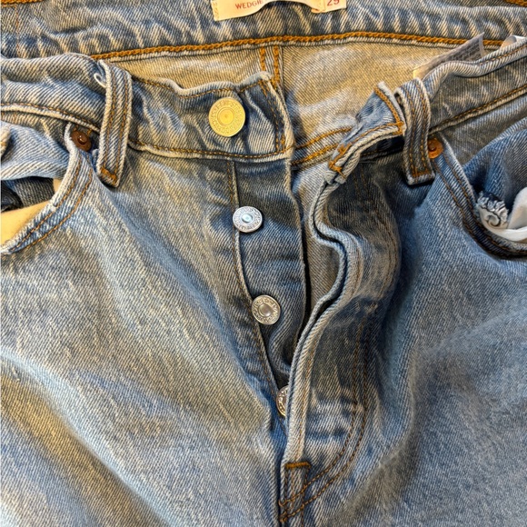 Levi Wedgie Jeans - Picture 4 of 5